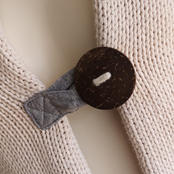 Pure Handknit sleeveless cotton sweater - Picture 14 of 14